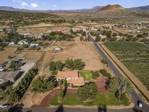 4.63 Acres of Land with Home for Sale in Dammeron Valley, Utah