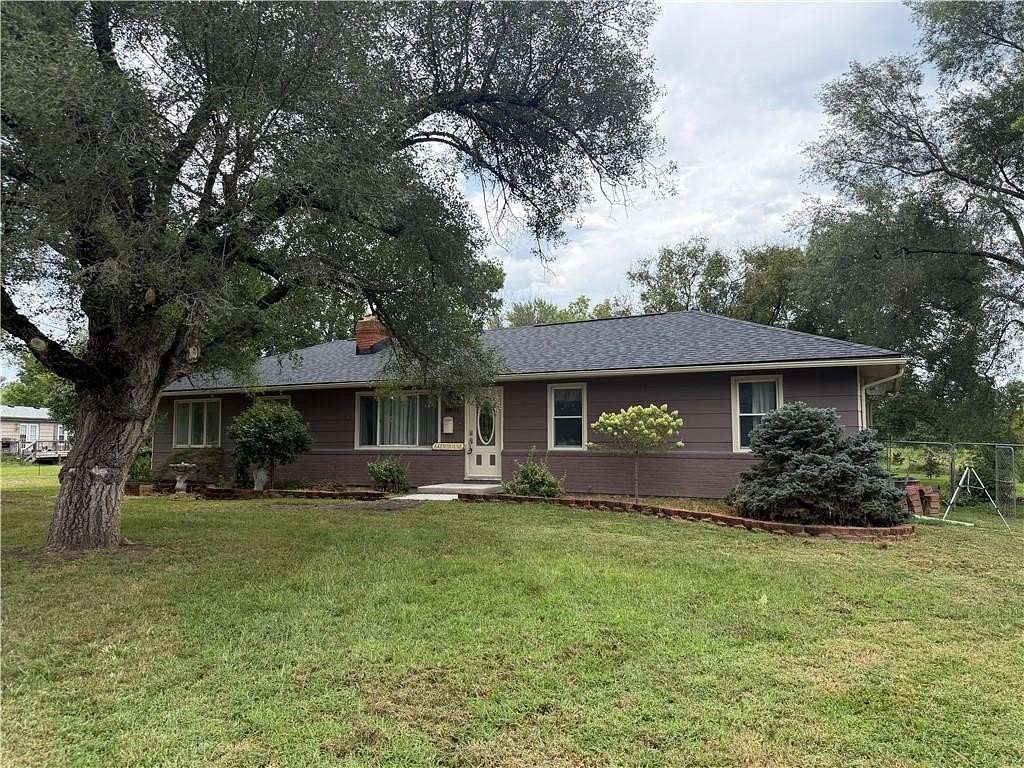 2 Acres of Land with Home for Sale in East Lynne, Missouri