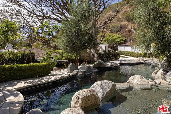 2 Acres of Land with Home for Lease in Los Angeles, California