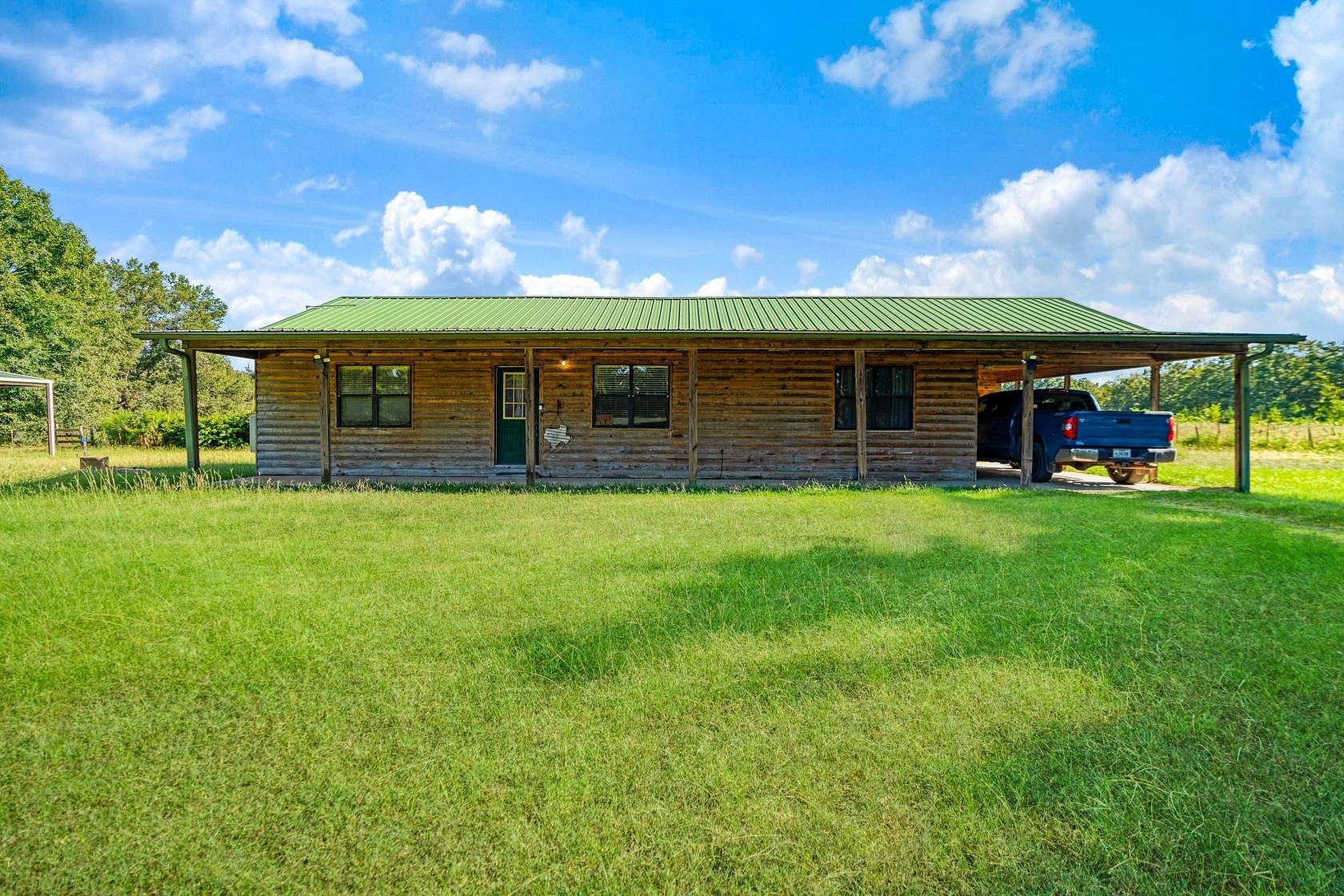 6 Acres of Land with Home for Sale in Detroit, Texas