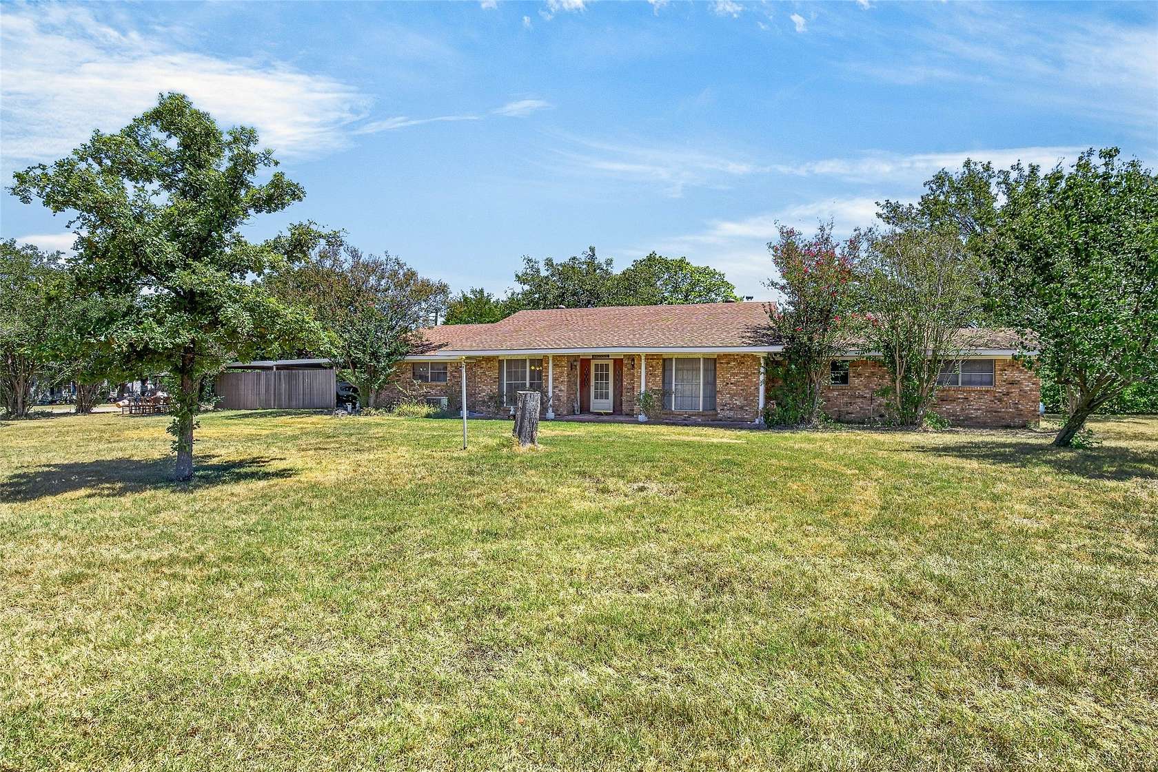 10.6 Acres of Land with Home for Sale in Kemp, Texas