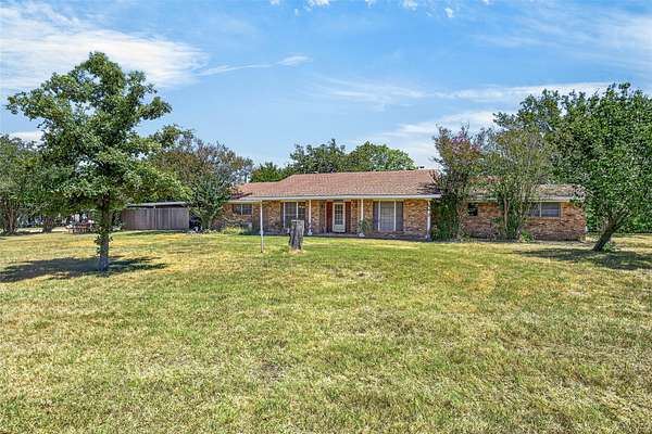 10.6 Acres of Land with Home for Sale in Kemp, Texas