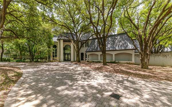 2.88 Acres of Land with Home for Sale in Arlington, Texas