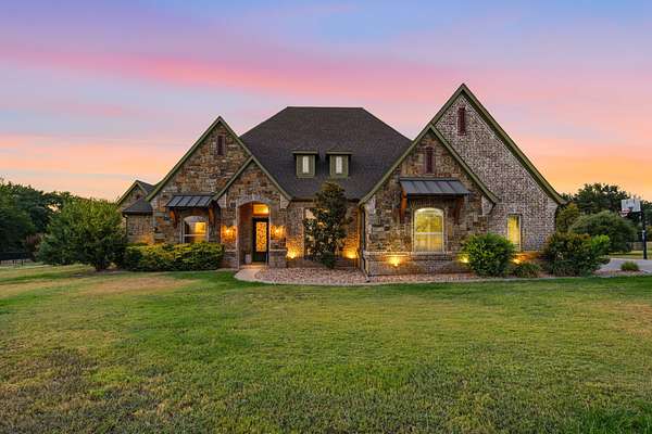 1.54 Acres of Land with Home for Sale in Aurora, Texas