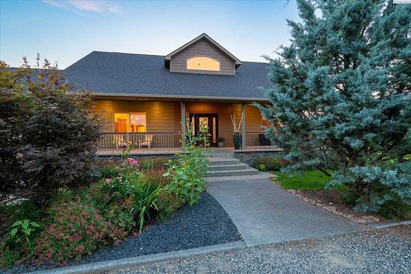 14 Acres of Land with Home for Sale in Benton City, Washington