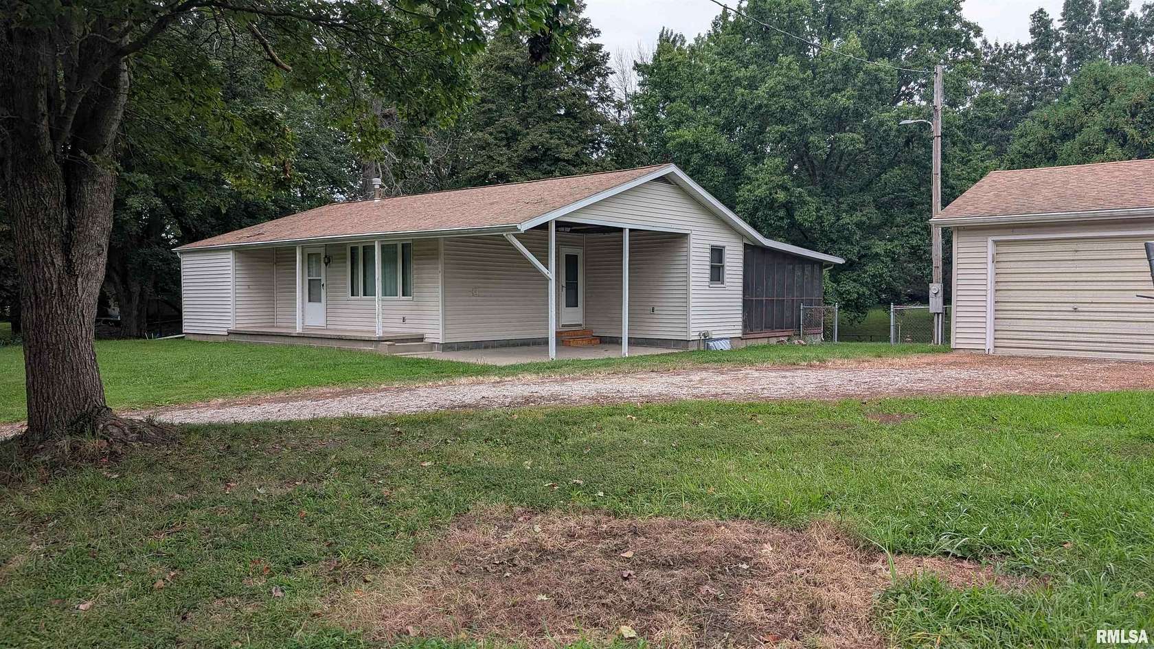 4.4 Acres of Land with Home for Sale in Pawnee, Illinois