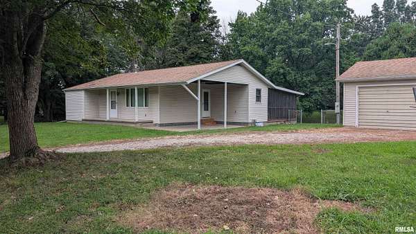 4.4 Acres of Land with Home for Sale in Pawnee, Illinois
