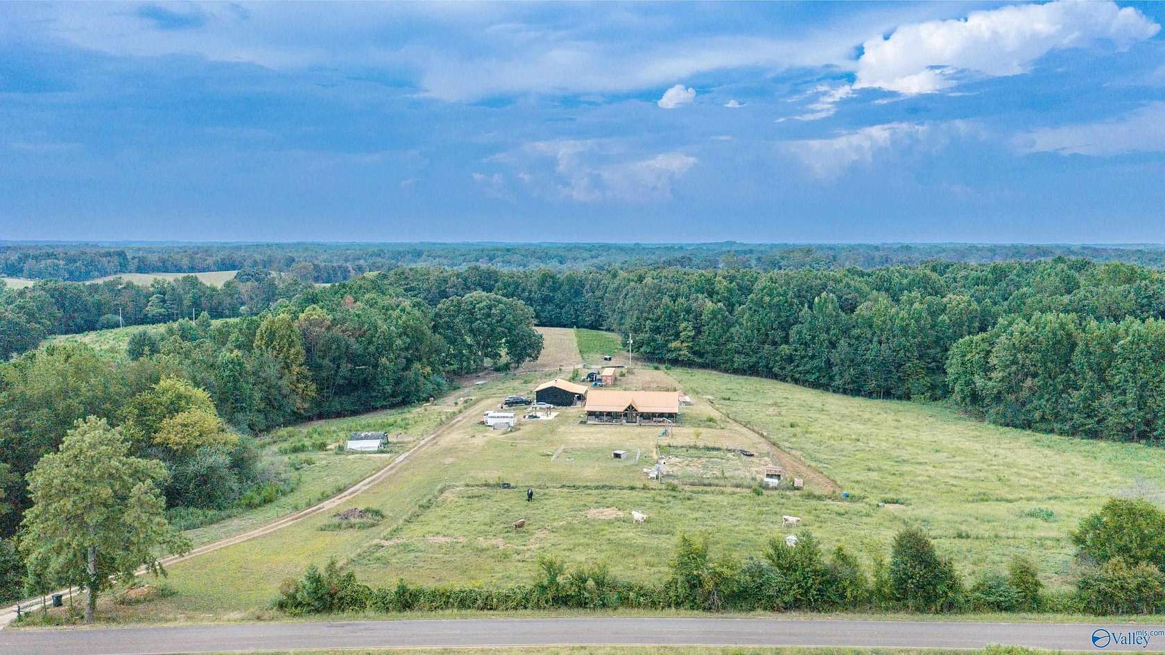 25 Acres of Land with Home for Sale in Anderson, Alabama