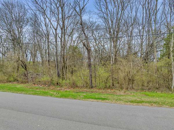 1.4 Acres of Residential Land for Sale in Gallatin, Tennessee