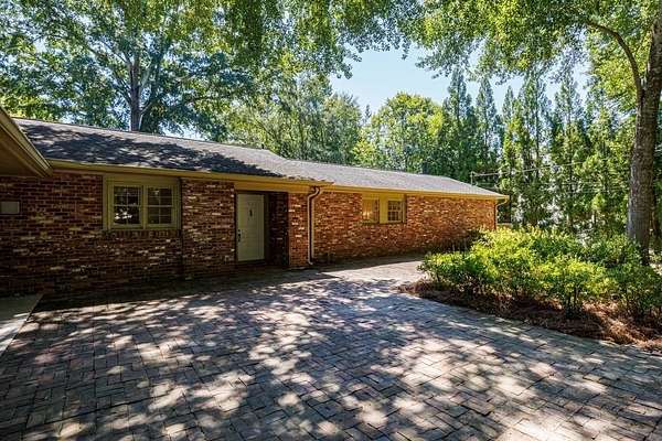 2.89 Acres of Land with Home for Sale in Atlanta, Georgia