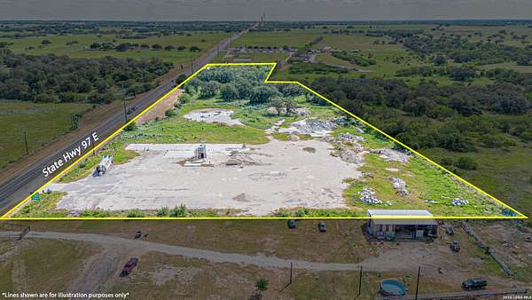 11 Acres of Mixed-Use Land for Sale in Floresville, Texas