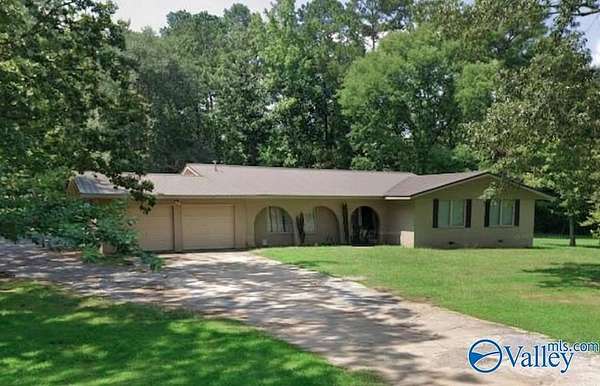 2 Acres of Land with Home for Sale in Glencoe, Alabama