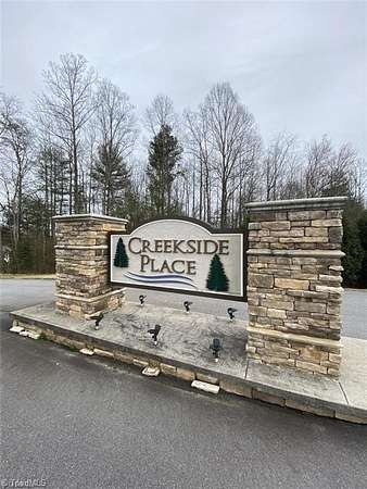 1 Acre of Residential Land for Sale in Purlear, North Carolina