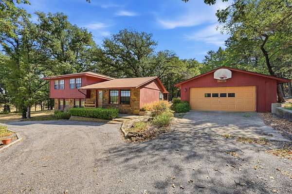 11 Acres of Land with Home for Sale in Gainesville, Texas