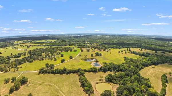 91.6 Acres of Land with Home for Sale in Fairfield, Texas