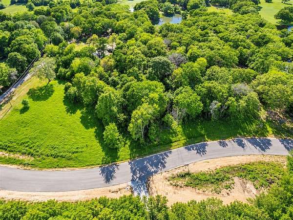 1.5 Acres of Residential Land for Sale in Lone Oak, Texas