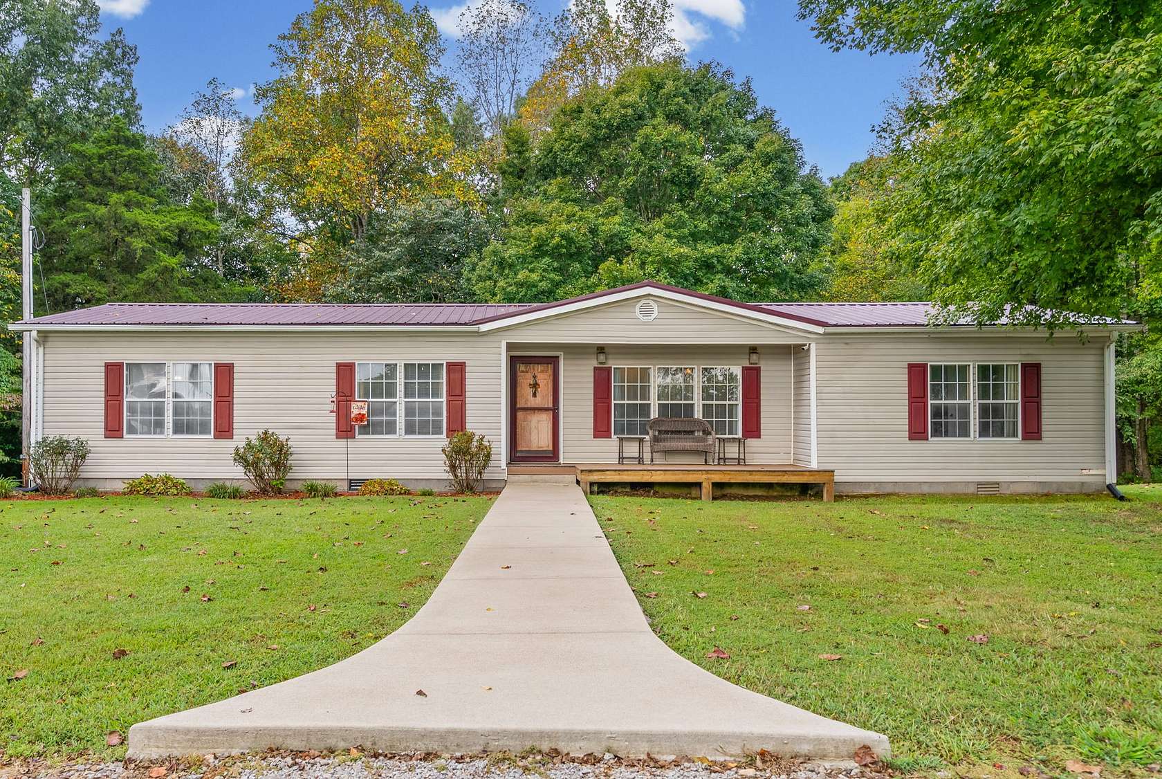 17 Acres of Land with Home for Sale in Cumberland City, Tennessee