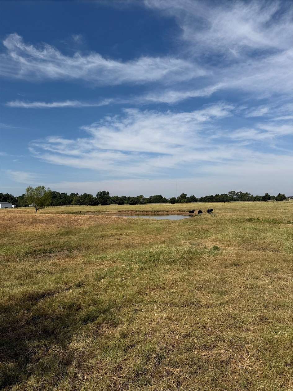 11.4 Acres of Recreational & Residential Land for Sale in Collinsville, Texas