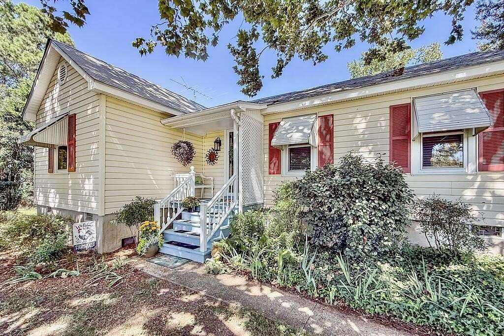 15 Acres of Land with Home for Sale in Painter, Virginia