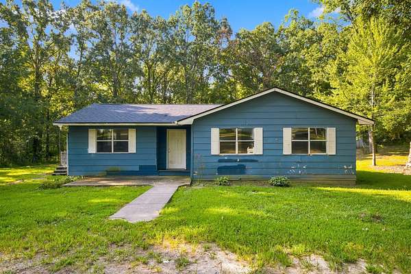 3 Acres of Land with Home for Sale in Dickson, Tennessee