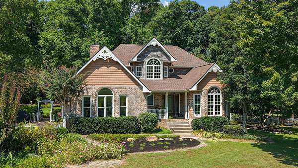 38.6 Acres of Land with Home for Sale in Goodlettsville, Tennessee