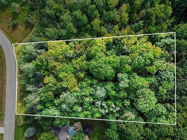 1 Acre of Residential Land for Sale in Petoskey, Michigan