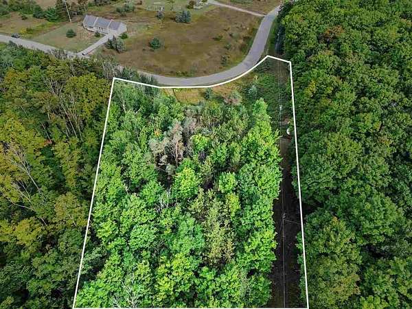 1.1 Acres of Residential Land for Sale in Petoskey, Michigan