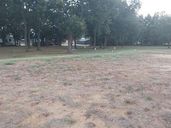 2 Acres of Residential Land for Sale in Kingston, Oklahoma