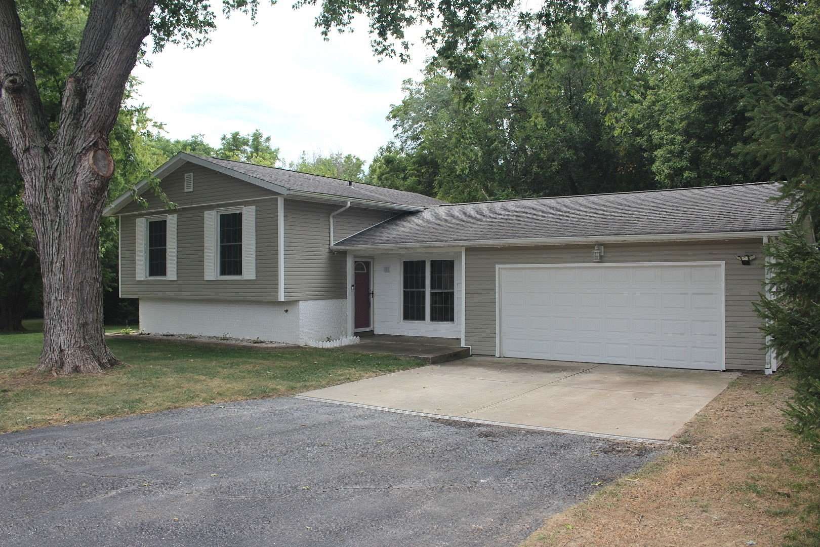 2.24 Acres of Land with Home for Sale in Clinton, Illinois