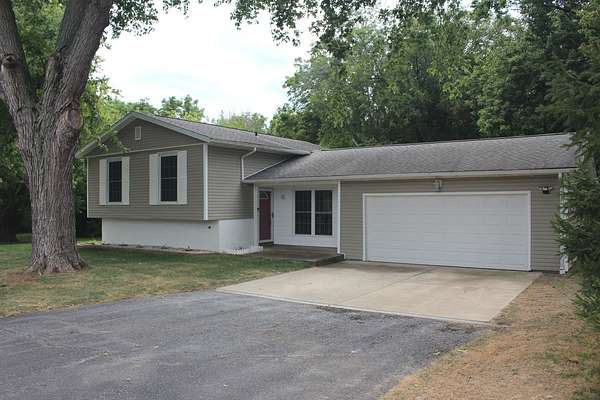 2.24 Acres of Land with Home for Sale in Clinton, Illinois