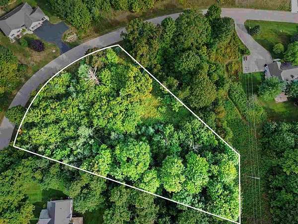 1 Acre of Residential Land for Sale in Petoskey, Michigan