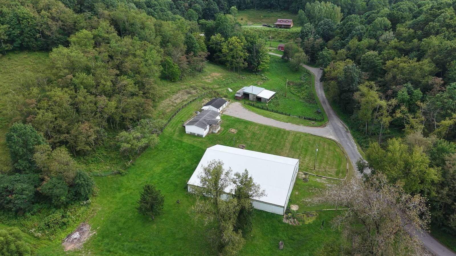 5 Acres of Improved Land for Sale in Hopedale, Ohio