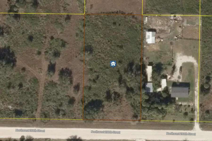 1.25 Acres of Land for Sale in Okeechobee, Florida