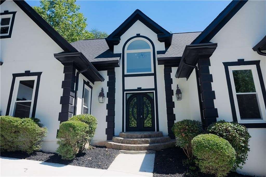 1.54 Acres of Land with Home for Sale in Marietta, Georgia