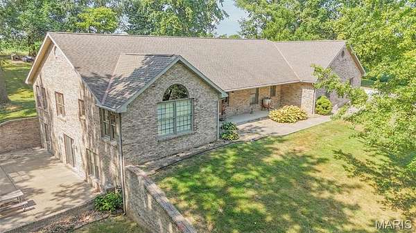 4.2 Acres of Land with Home for Sale in Pittsfield, Illinois
