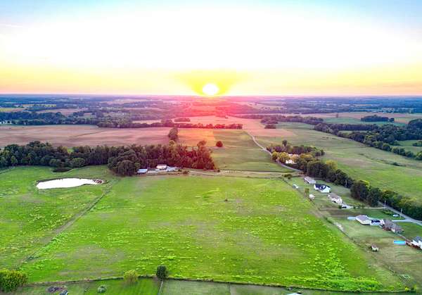 17.7 Acres of Land for Sale in Portland, Tennessee