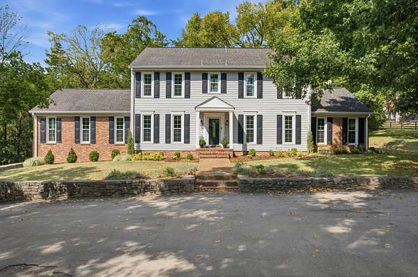 2 Acres of Land with Home for Sale in Brentwood, Tennessee