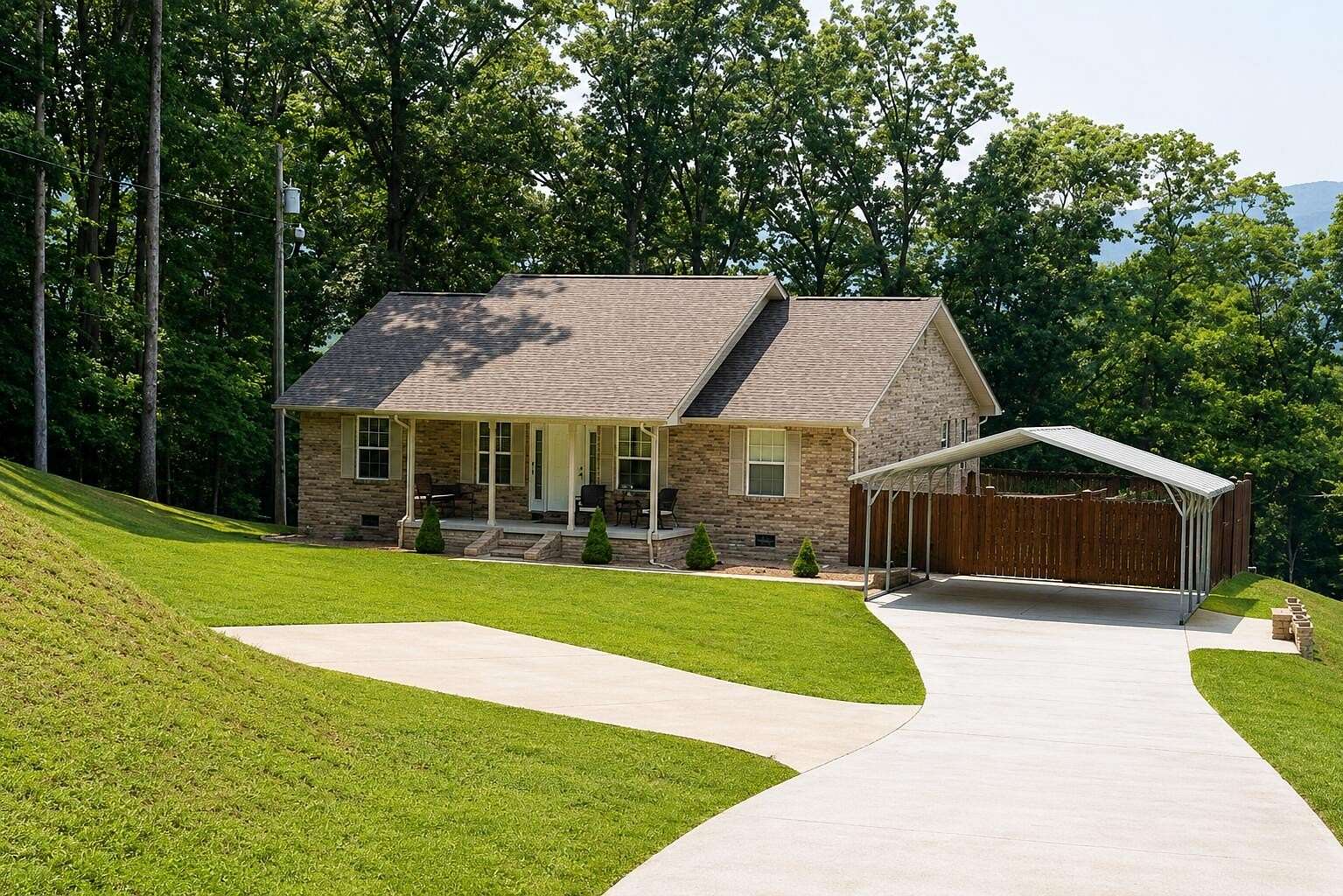 1.75 Acres of Land with Home for Sale in Pineville, Kentucky