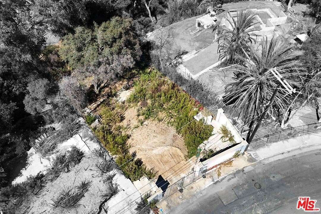 0.2 Acres of Residential Land for Sale in Pacific Palisades, California