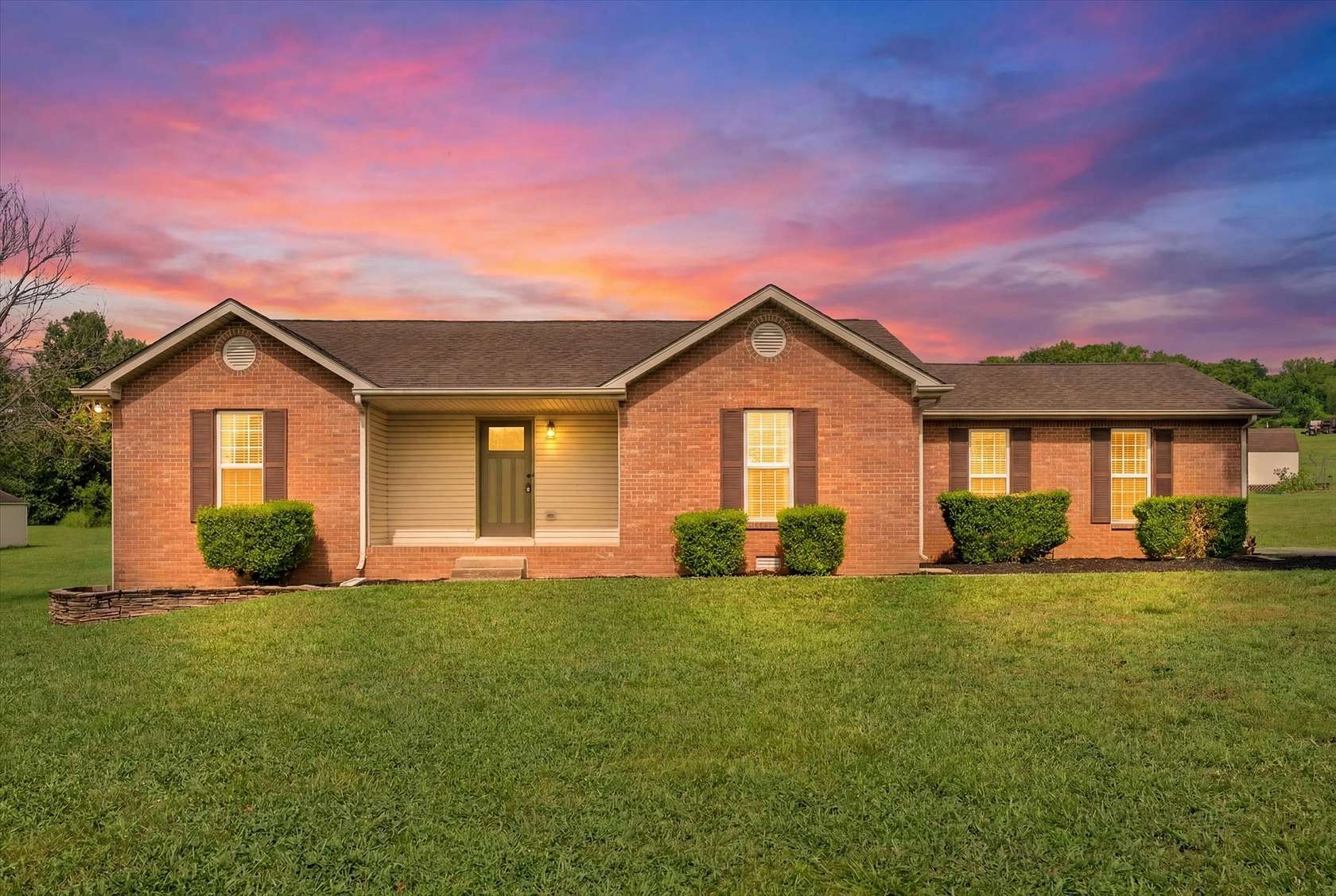 2.53 Acres of Land with Home for Lease in Clarksville, Tennessee