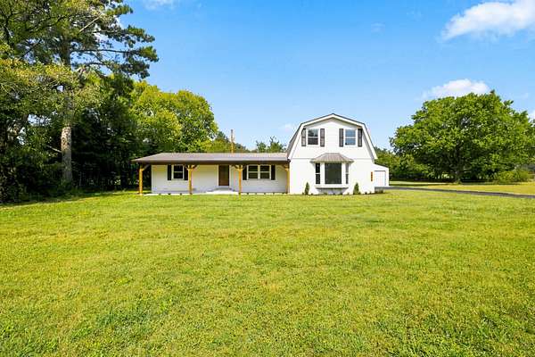 5.3 Acres of Land with Home for Sale in Columbia, Tennessee
