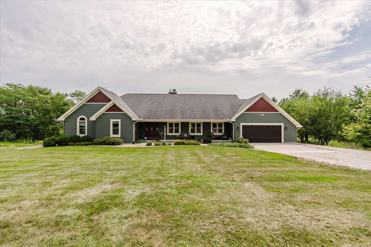 5.87 Acres of Land with Home for Sale in Secor, Illinois