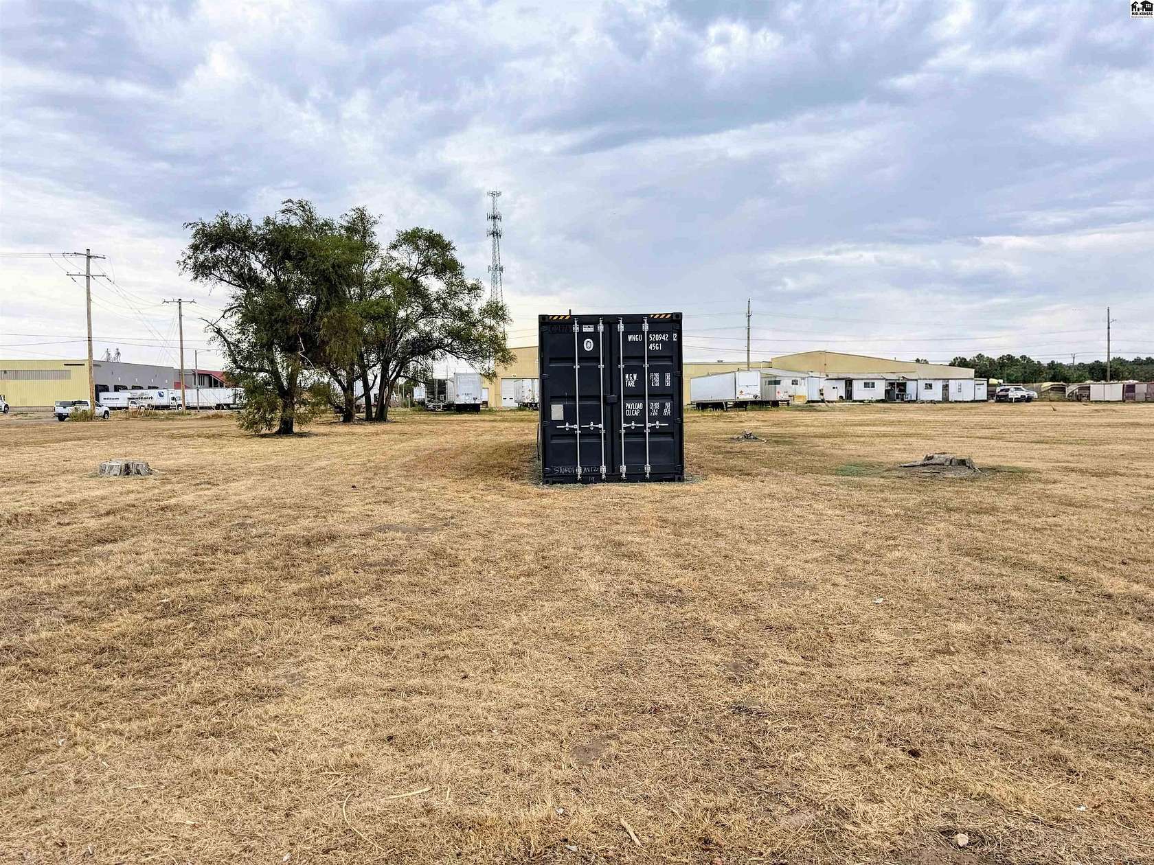 0.28 Acres of Commercial Land for Sale in Hutchinson, Kansas