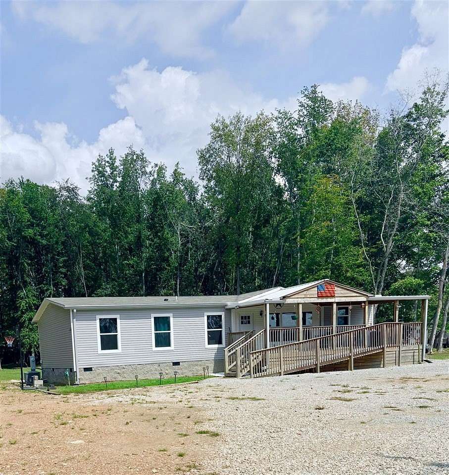 2.18 Acres of Land with Home for Sale in Smiths Grove, Kentucky