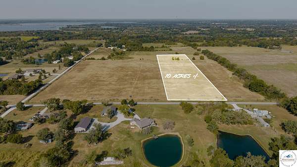 10 Acres of Residential Land for Sale in Clinton, Missouri