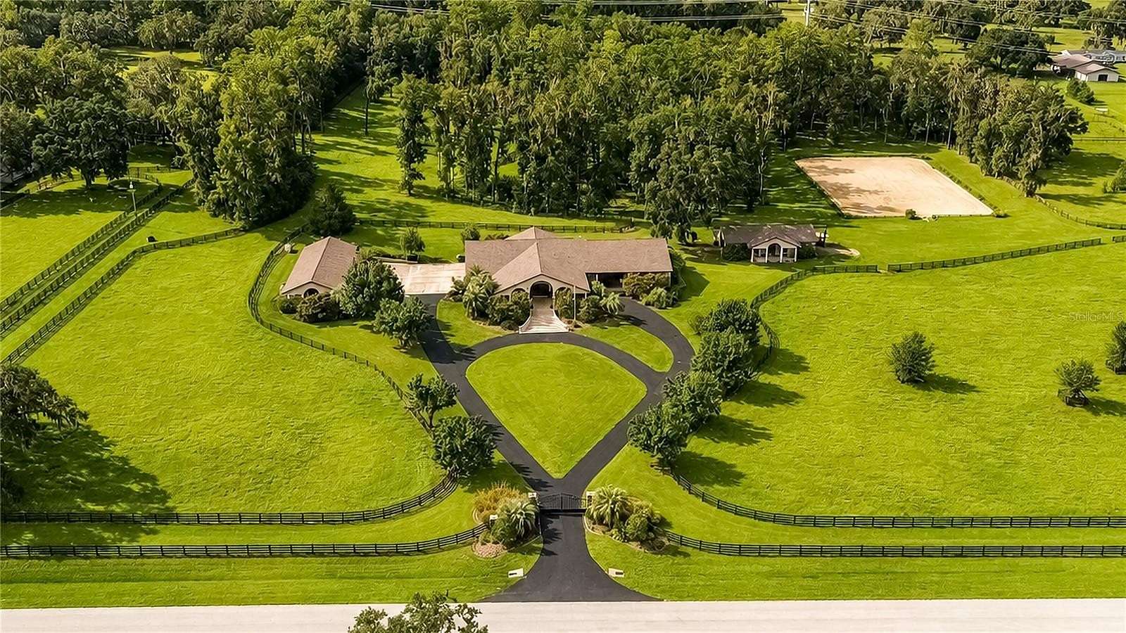 19 Acres of Land with Home for Sale in Reddick, Florida