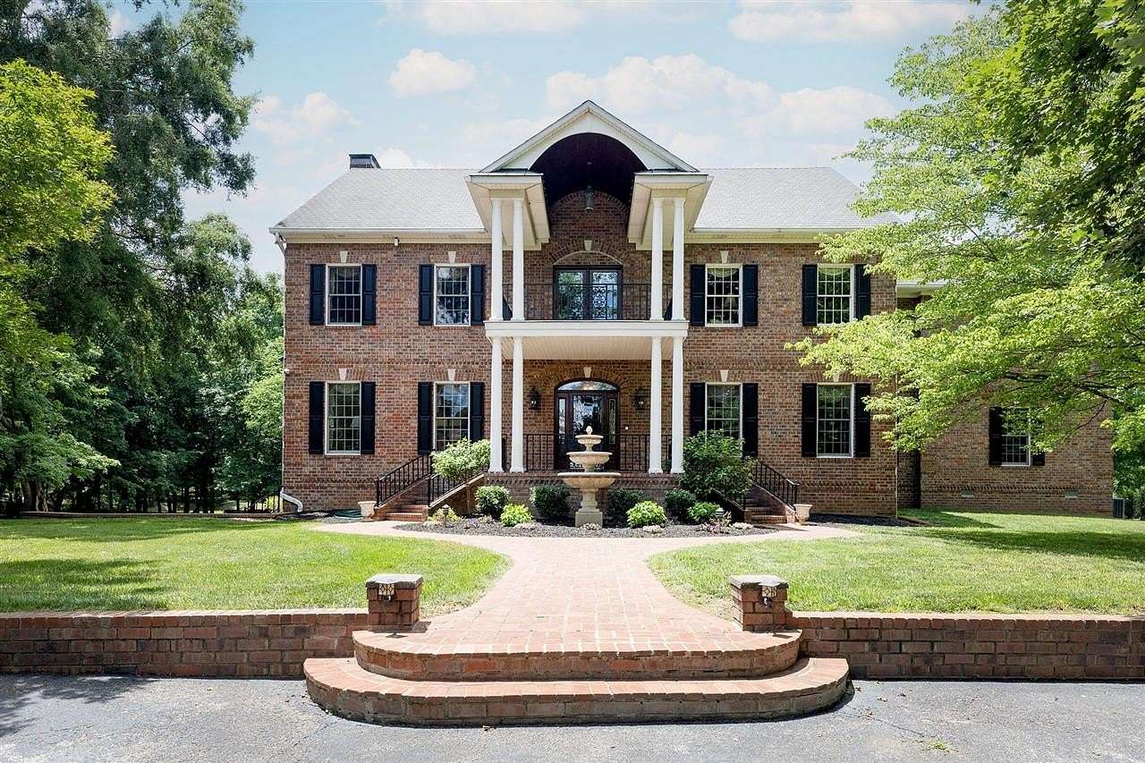 21 Acres of Land with Home for Sale in Bowling Green, Kentucky