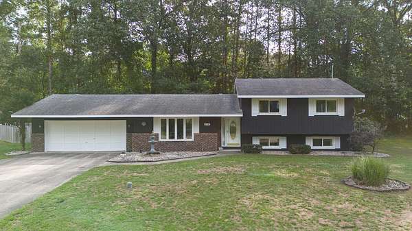 2.6 Acres of Land with Home for Sale in Battle Creek, Michigan