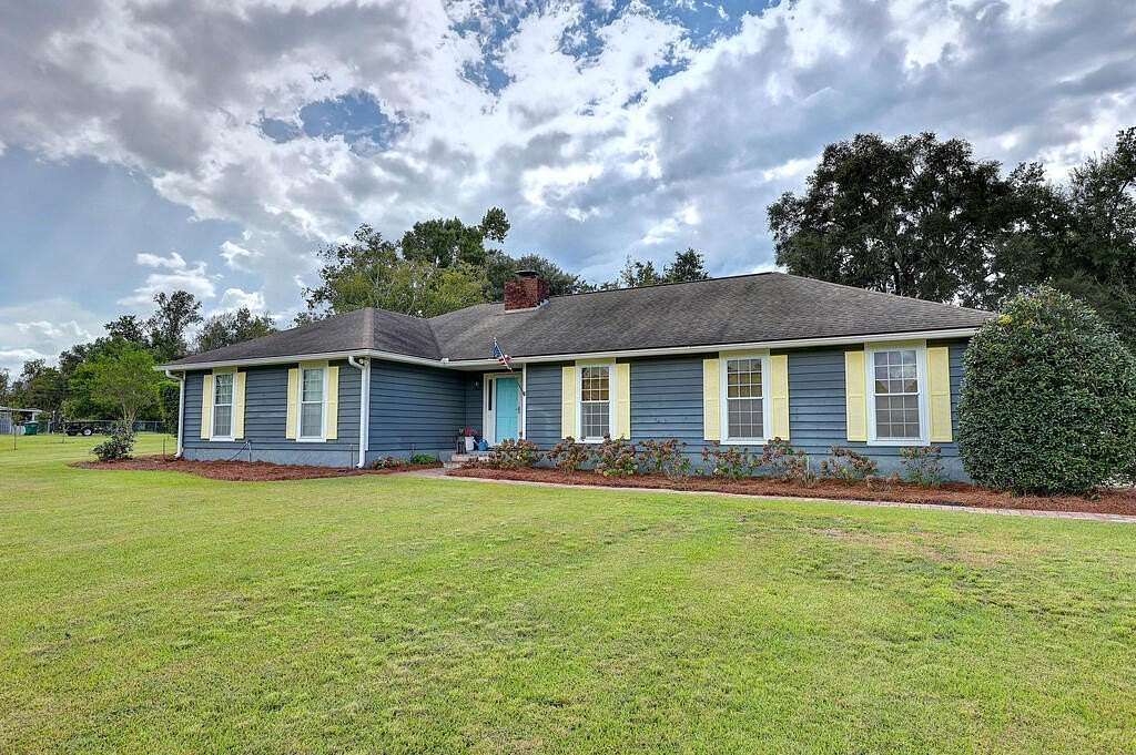 1.54 Acres of Land with Home for Sale in Valdosta, Georgia