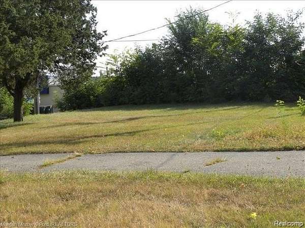 0.16 Acres of Residential Land for Sale in Waterford, Michigan
